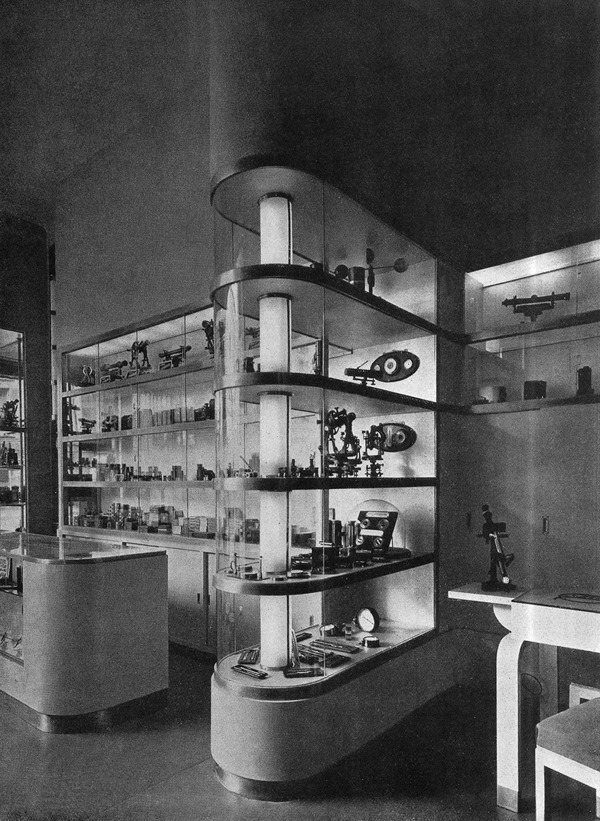 Cesare Scoccimarro, negozio di ottica Salmoiraghi, Milano, 1931.