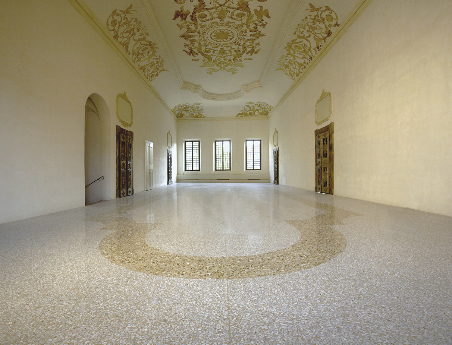 Palazzo Tassoni. Salone d'Onore, piano primo.
